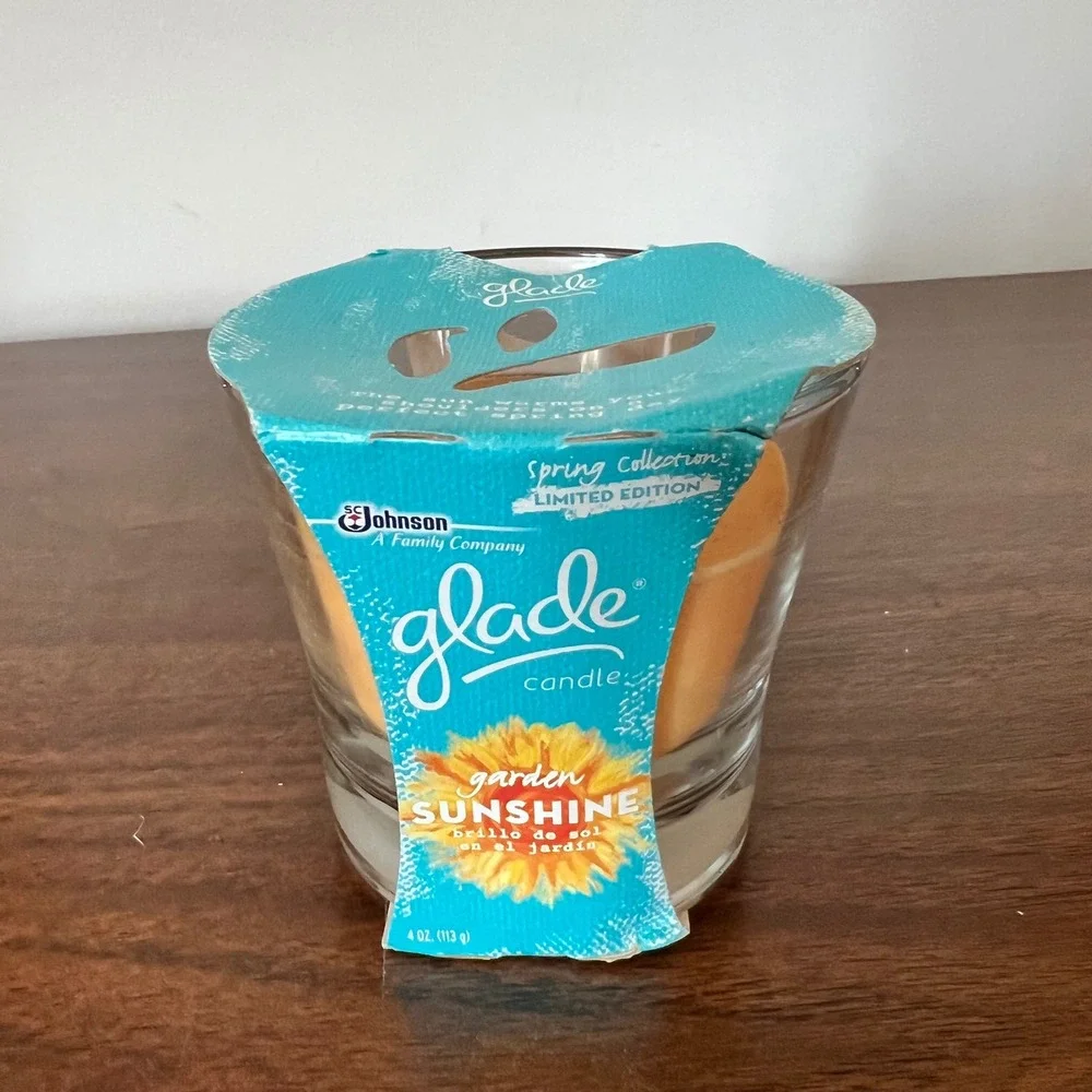 Glade Garden Sunshine Candle Limited Edition Spring Collection 4 oz Orange Wax